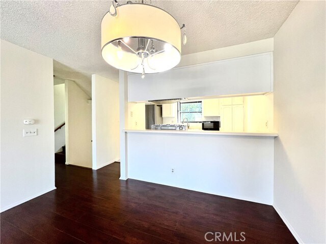 Building Photo - 1525 W 158th St