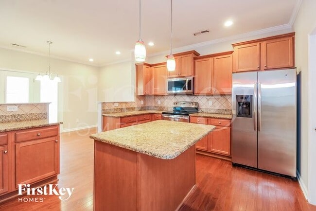 Building Photo - 4609 Meadowside Terrace