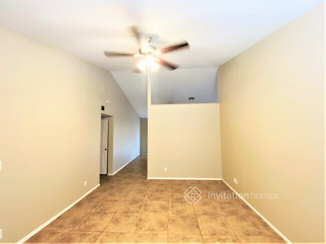 Building Photo - 1109 N Alder Ct