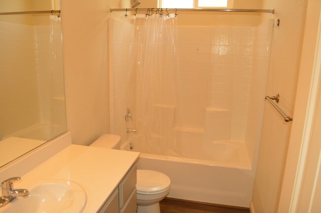 Building Photo - 808 Marybelle Ct