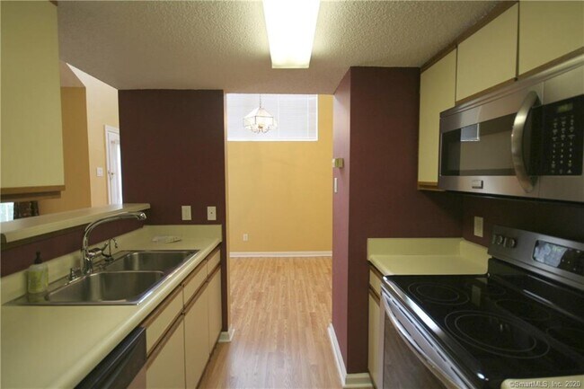 Building Photo - 285 Carriage Crossing Ln