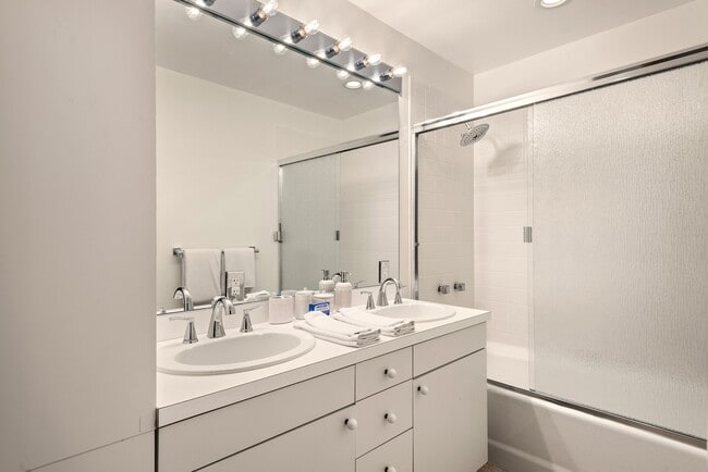 Building Photo - 126 Edgewood Ln