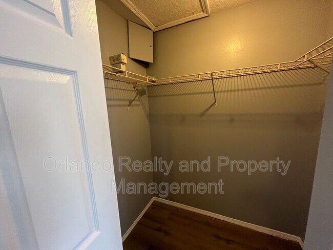 Building Photo - 2304 Hickory Pine St