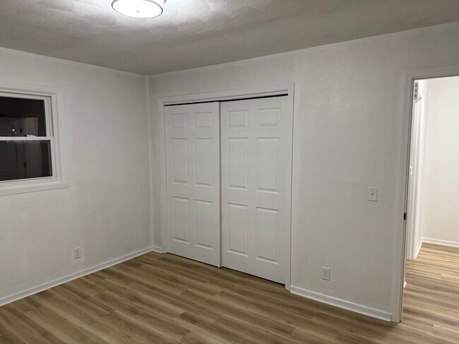 Building Photo - 250 Westridge Rd