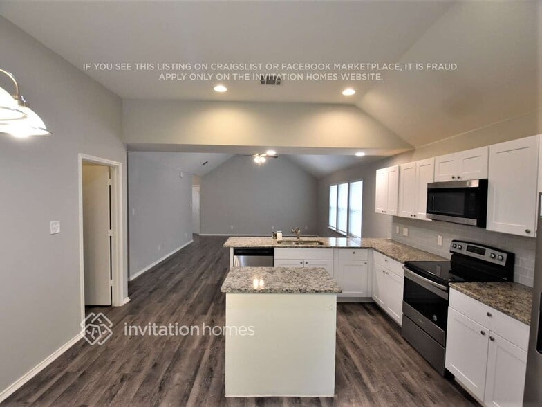 Building Photo - 7041 Meandering Creek Ln