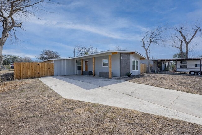 Building Photo - 306 Westmoreland Dr