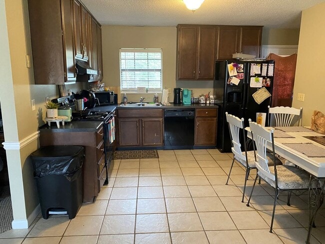 Building Photo - 126 Glenwood Ave