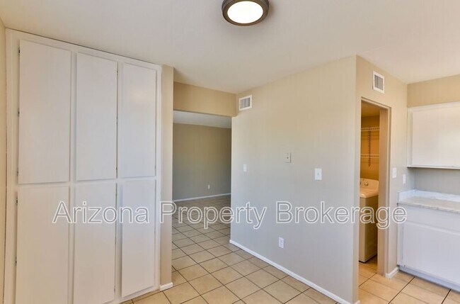 Building Photo - 1625 N Date