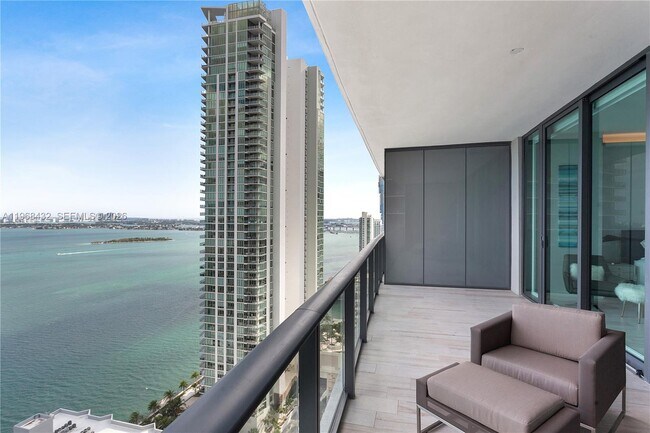 Building Photo - 480 NE 31st St