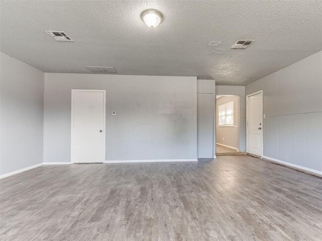 Building Photo - 3020 SW 65th Pl