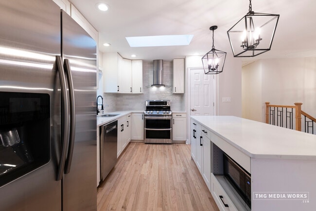 Building Photo - 24331 Davids Ct