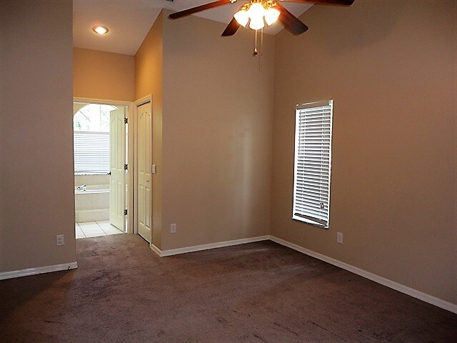 Building Photo - 1427 Kinsmere Dr