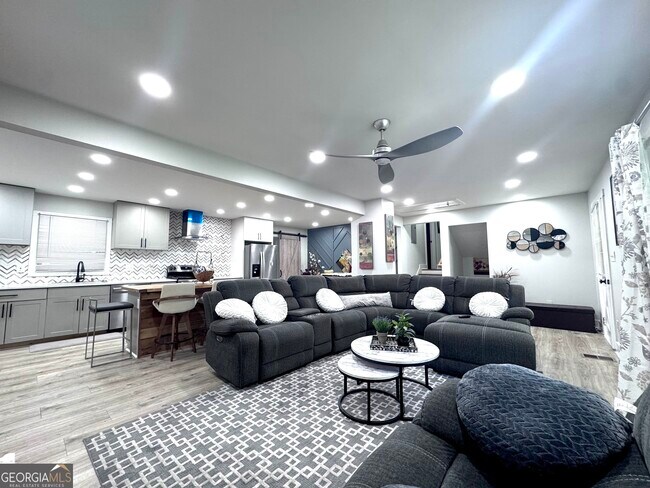 Building Photo - 3280 Stonewall Tell Rd