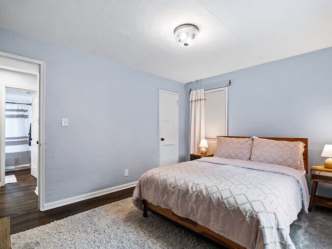 Building Photo - 6771 Greenleaf Ave