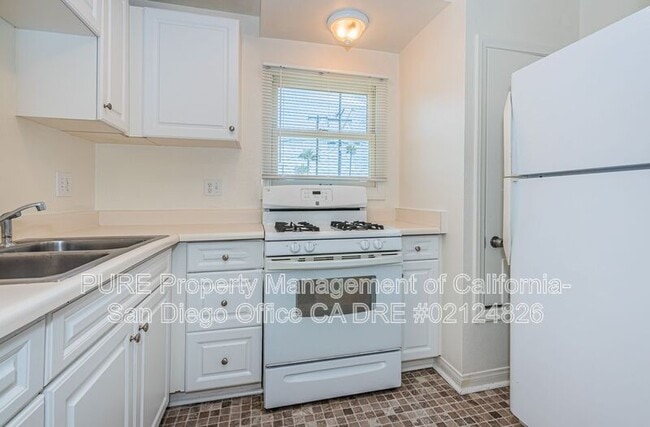 Building Photo - 405 N Juniper St