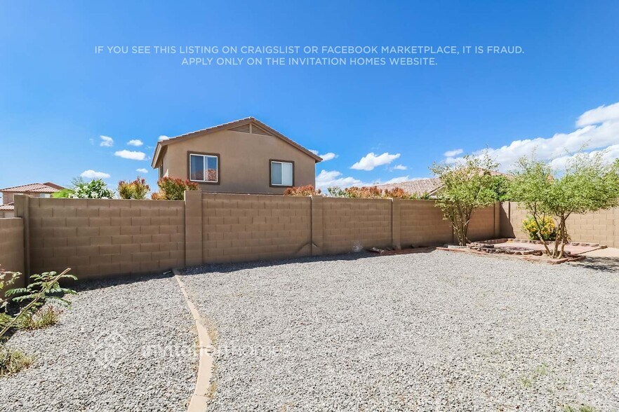 Building Photo - 718 S 223rd Dr