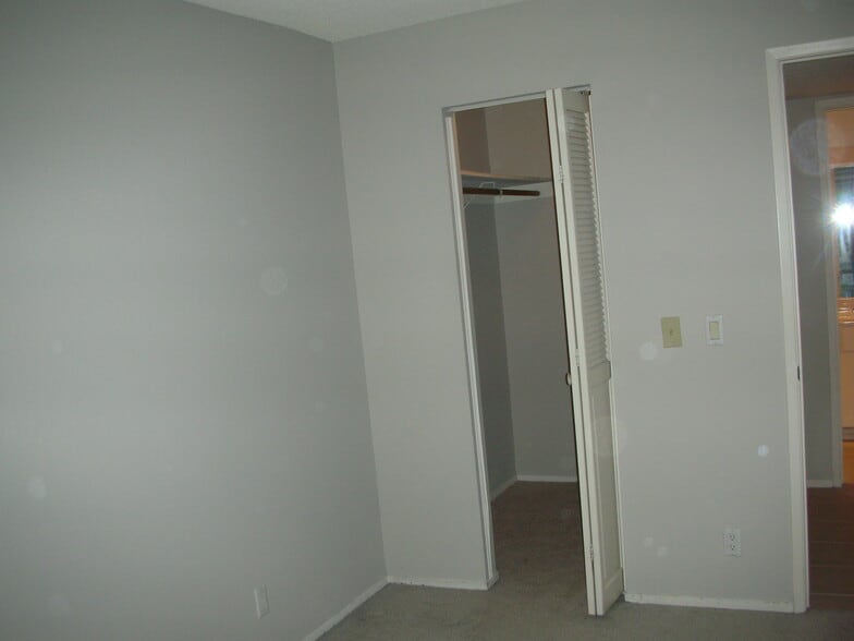 Building Photo - 340 N Civic