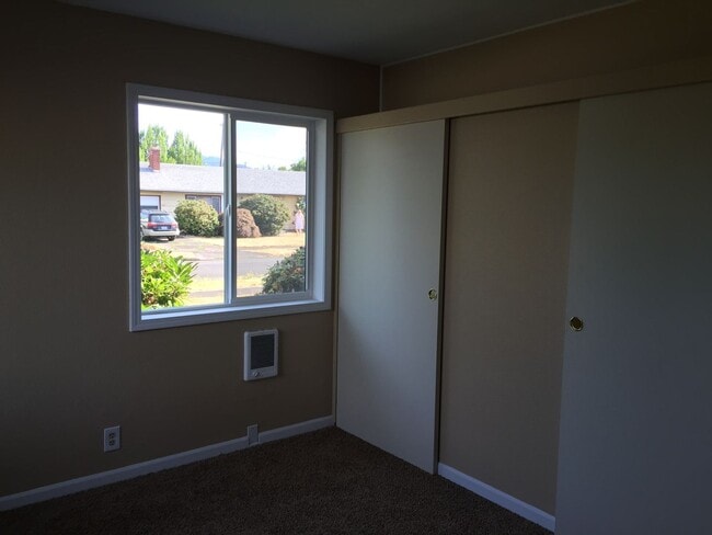 Building Photo - 66c