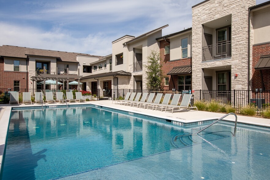 Primary Photo - The Luxe at Rowlett 55+ Active Adult