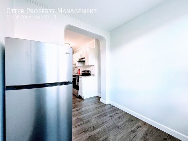 Building Photo - 613 W Courtland St