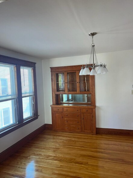 Building Photo - 40 Fairfax Rd