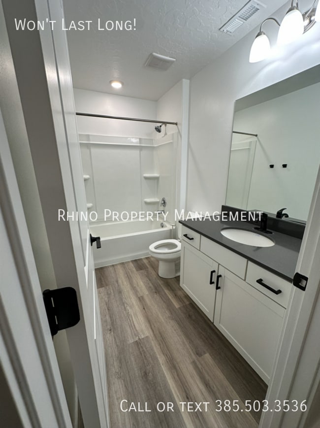 Building Photo - 429 N Northshore Dr