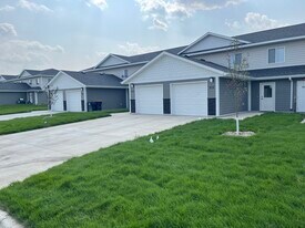 Building Photo - Brecken Place 2nd Addition