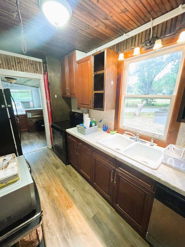 Building Photo - 61 Prospect Ave