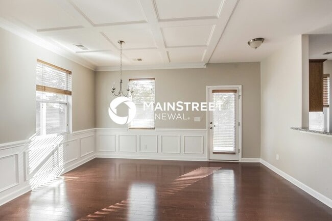 Building Photo - 3 Bedroom Pet-Friendly Home in Charlotte, NC with Main Street Renewal