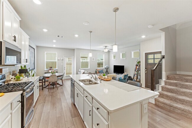 Building Photo - 1519 Beach Oak Dr