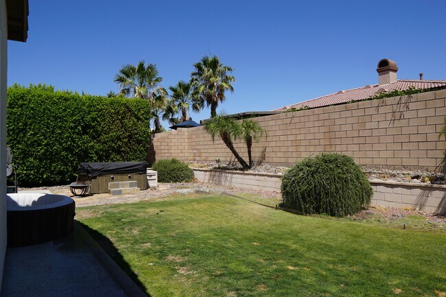 Building Photo - 79882 Viento Dr
