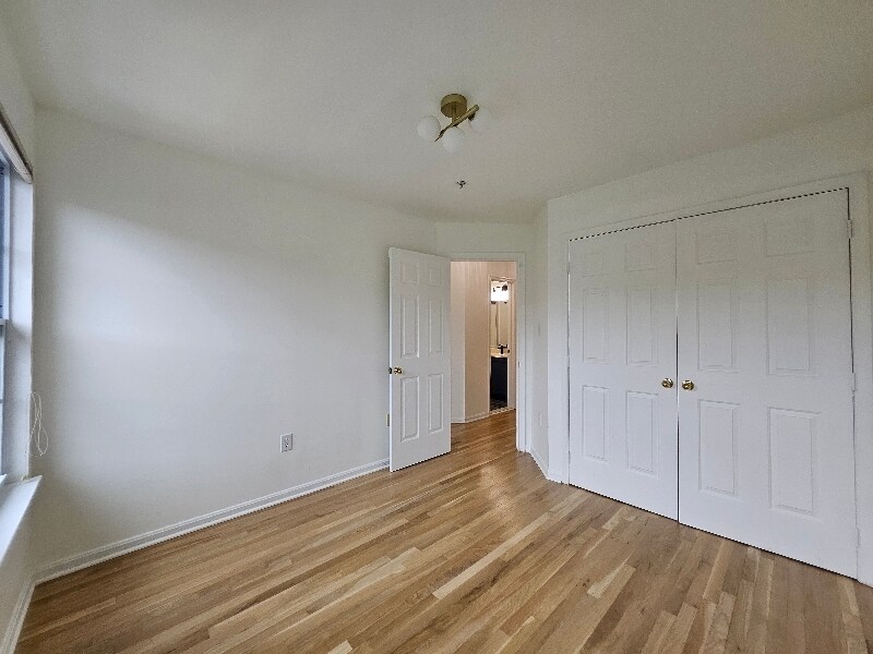 Building Photo - 113 Longpoint Way
