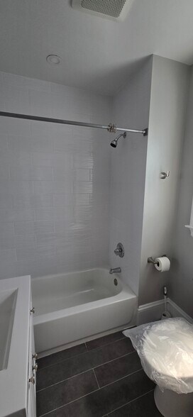 Building Photo - 22 Morton St