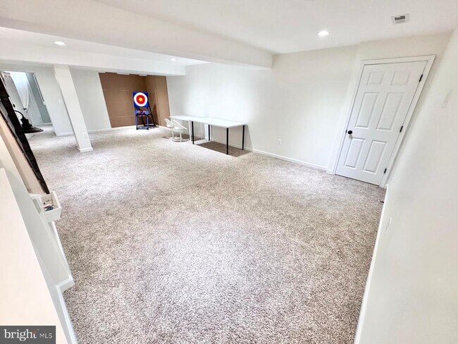 Building Photo - 15 River Oak Dr