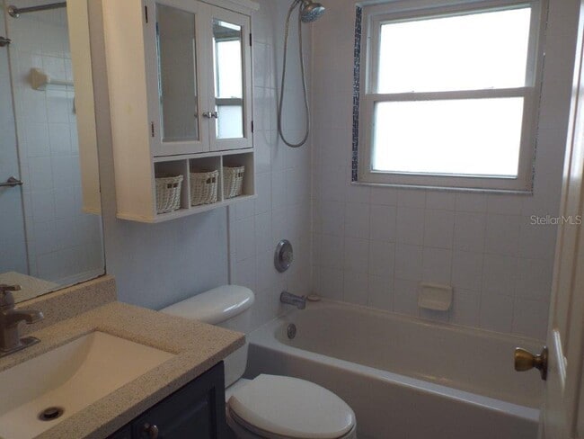 Building Photo - 3251 Countryside View Dr