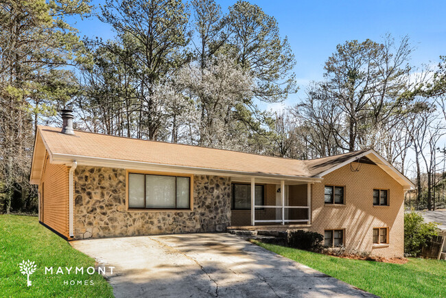 Building Photo - Charming Brick Home in Austell, GA