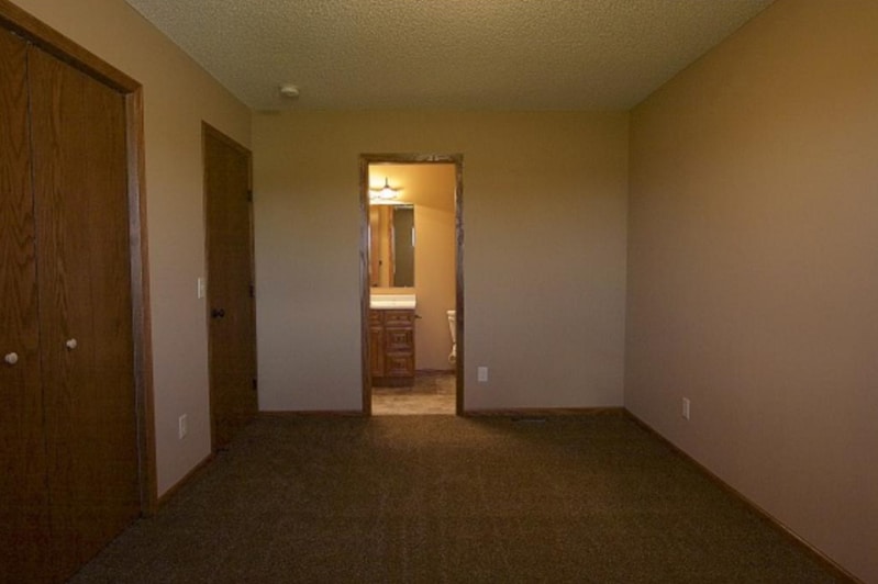 Building Photo - 1061 Taft St S