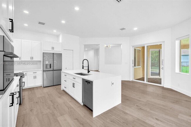 Building Photo - 19381 Stonebrook St