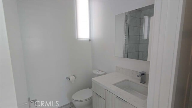 Building Photo - 319 S Serrano Ave