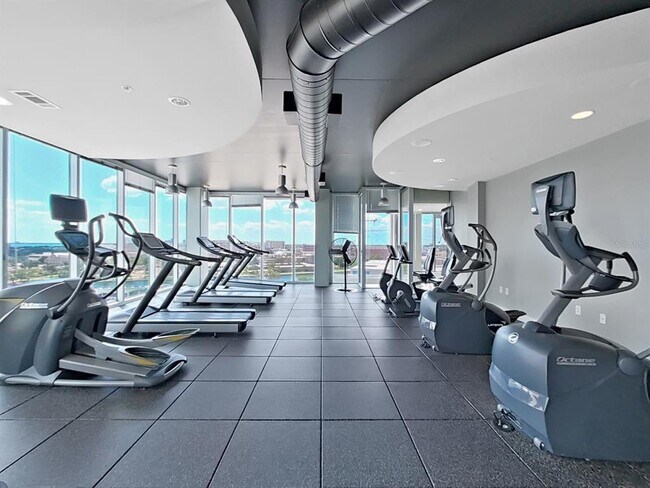 Building Photo - 777 N Ashley Dr