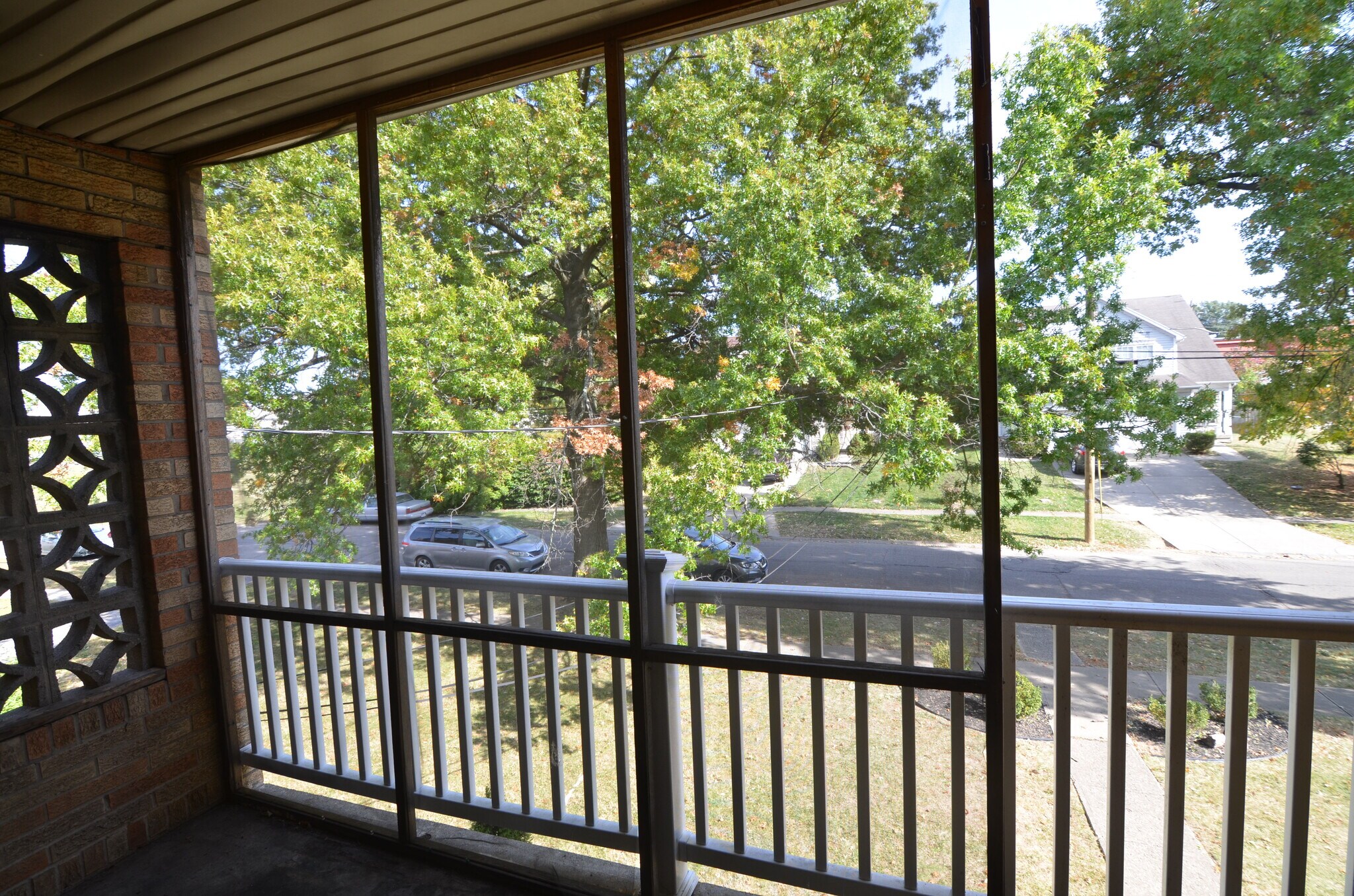 Building Photo - 8441 Cottonwood Dr