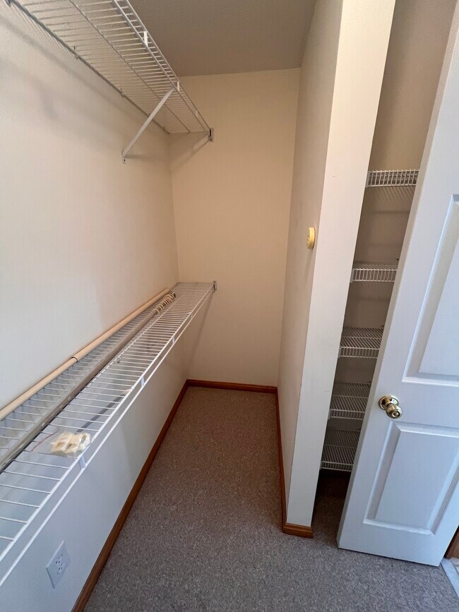 Building Photo - 123 Gould Ave