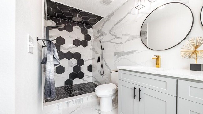 Building Photo - 1414 E Harding St