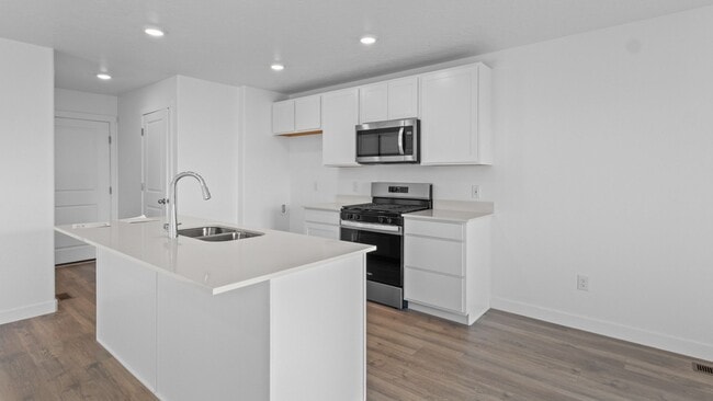 Building Photo - Brand-New Modern Townhome with Stunning Views!