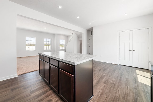 Building Photo - 102 Red Willow Dr