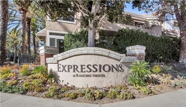 Building Photo - Bright and Spacious 2-Bedroom, 2.5-Bath Townhome in Rancho Niguel