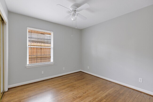 Building Photo - 4750 Sanford Rd