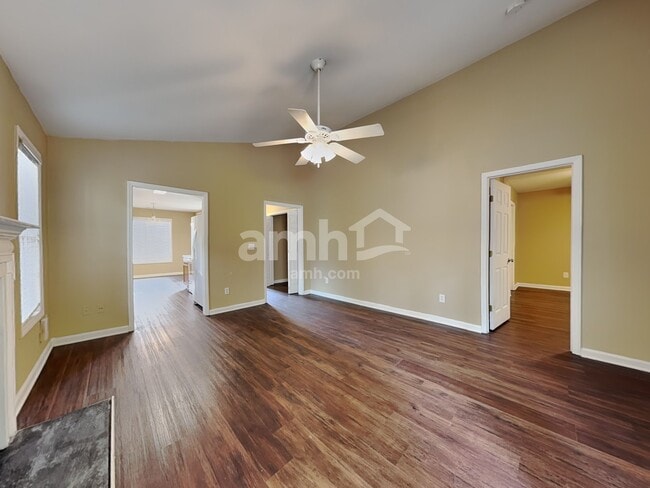 Building Photo - 4004 Pearl Rd