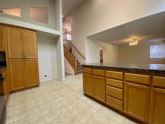 Building Photo - Beautiful and spacious 3-bedroom, 2.5-bathroom home with loft/den in E