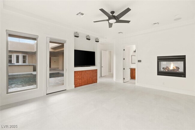 Building Photo - 540 Regents Gate Dr